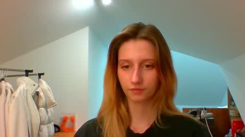 Snapshot of luna_xsensual chatting on 12.13.24 L U N A online show from 12.13.24