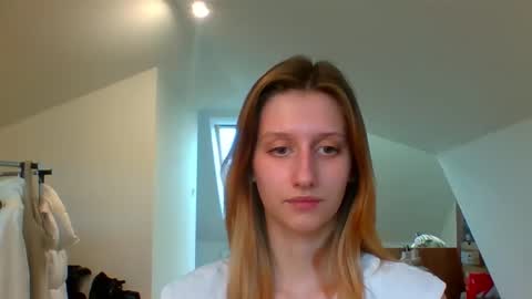 Snapshot of luna_xsensual chatting on 12.30.24 L U N A online show from 12.30.24