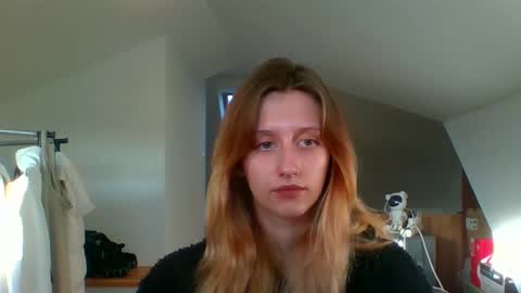 Snapshot of luna_xsensual chatting on 01.02.25 L U N A online show from 01.02.25