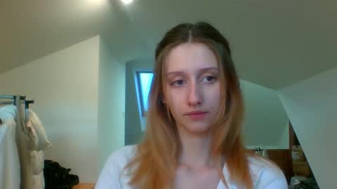 Snapshot of luna_xsensual chatting on 01.03.25 L U N A online show from 01.03.25