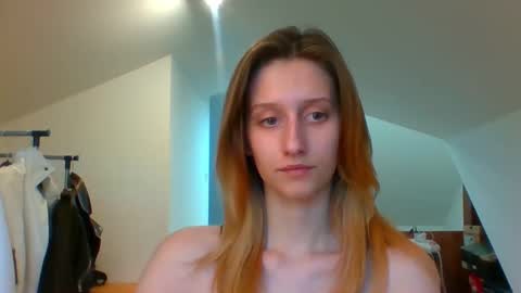 Snapshot of luna_xsensual chatting on 01.29.25 L U N A online show from 01.29.25