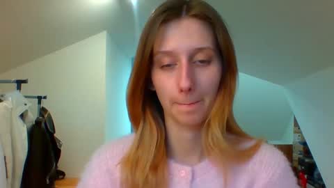Snapshot of luna_xsensual chatting on 02.07.25 L U N A online show from 02.07.25