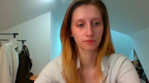 Snapshot of luna_xsensual chatting on 02.14.25 L U N A online show from 02.14.25