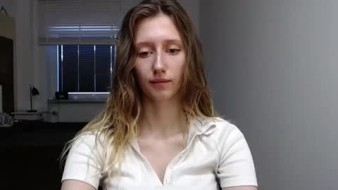 Snapshot of luna_xsensual chatting on 09.24.25 L U N A online show from 09.24.25