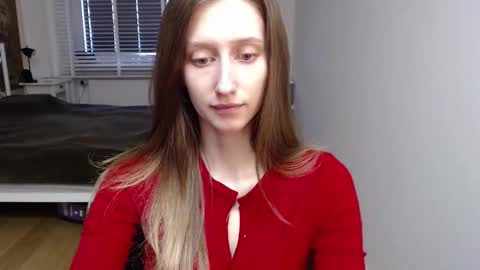 L U N A  online show from 04.23.26