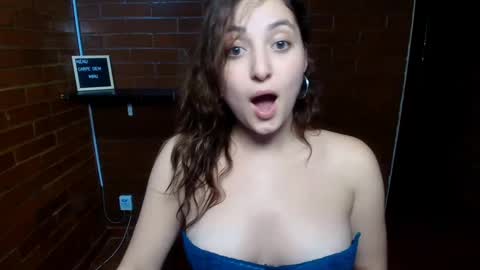 lunaa_m_ online show from 02.21.25