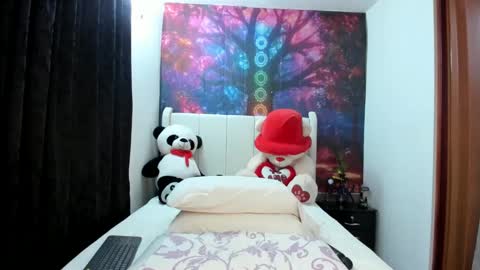 lunaa mayer online show from 10.04.25