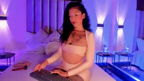 lunaa_moonn online show from 07.22.26