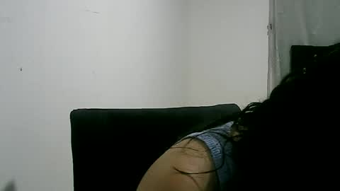Snapshot of lunaa_sub chatting on 01.23.25 lunaa_sub online show from 01.23.25