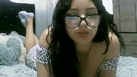 Snapshot of lunaa_sub chatting on 01.24.25 lunaa_sub online show from 01.24.25