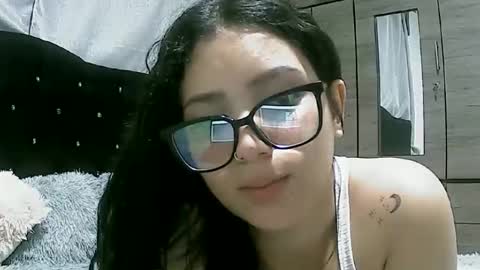 Snapshot of lunaa_sub chatting on 01.29.25 lunaa_sub online show from 01.29.25