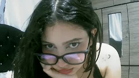 Snapshot of lunaa_sub chatting on 01.31.25 lunaa_sub online show from 01.31.25