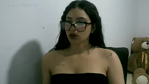 Snapshot of lunaa_sub chatting on 02.09.25 lunaa_sub online show from 02.09.25