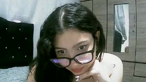 Snapshot of lunaa_sub chatting on 02.13.25 lunaa_sub online show from 02.13.25