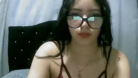 Snapshot of lunaa_sub chatting on 02.18.25 lunaa_sub online show from 02.18.25