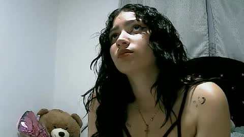 Snapshot of lunaa_sub chatting on 02.26.25 lunaa_sub online show from 02.26.25