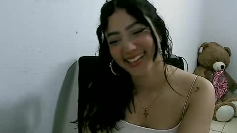 Snapshot of lunaa_sub chatting on 02.28.25 lunaa_sub online show from 02.28.25