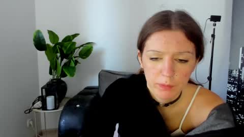 lunaa_x44 online show from 07.12.26