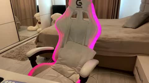 LunaBex online show from 04.14.26