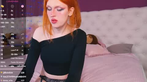 Luna give me a thumbs up please online show from 04.06.26