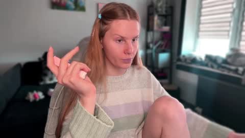 Snapshot of lunacyy chatting on 02.01.26 Britney online show from 02.01.26