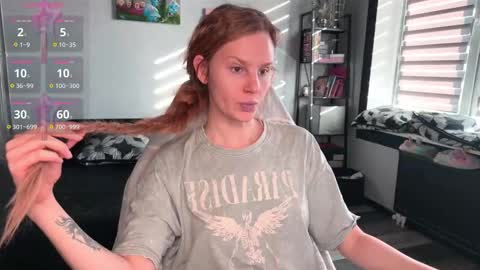 Snapshot of lunacyy chatting on 02.09.26 Britney online show from 02.09.26