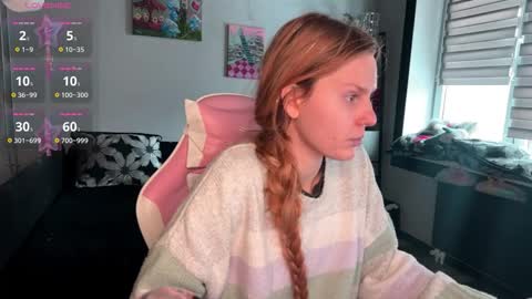 Snapshot of lunacyy chatting on 02.12.26 Britney online show from 02.12.26