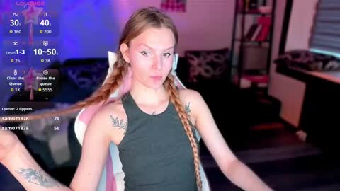 Snapshot of lunacyy chatting on 03.04.26 Britney online show from 03.04.26