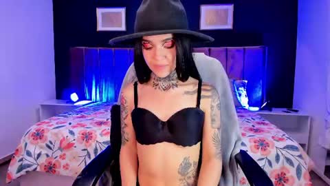 Lunai . special show when you reach 10000 followers .  online show from 07.19.26