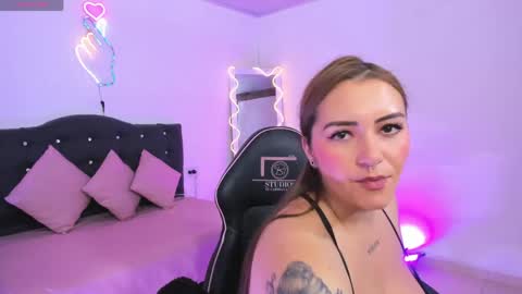 LUNA KITTY  online show from 04.21.26