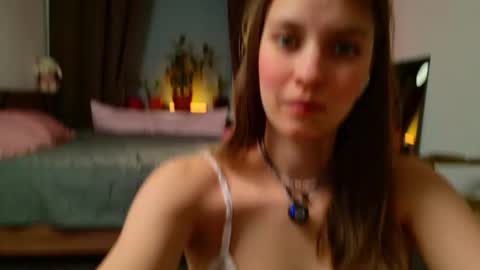 Snapshot of lunalike chatting on 11.08.25 lunalike online show from 11.08.25