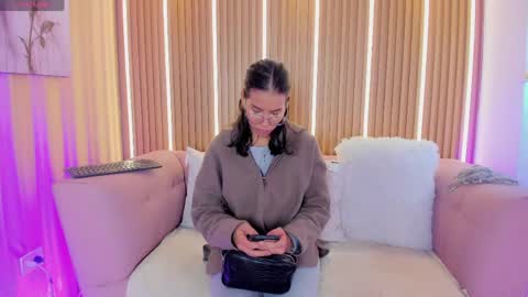 Snapshot of lunamillers_ chatting on 05.28.26 lunamillers_ online show from 05.28.26