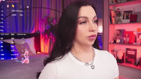 Luna  next streams Mon Fri Sat Sun 8pm-5am gmt0 online show from 02.02.25