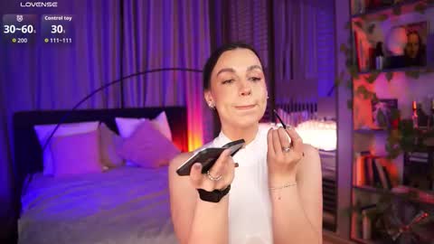 Luna  next streams Mon Fri Sat Sun 8pm-5am gmt0 online show from 11.29.25