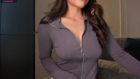 Aisha online show from 04.02.26