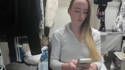 lunapixie2020 online show from 12.17.24