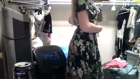 lunapixie2020 online show from 02.04.25