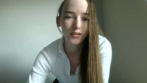 Snapshot of lunapixie2020 chatting on 05.25.26 lunapixie2020 online show from 05.25.26