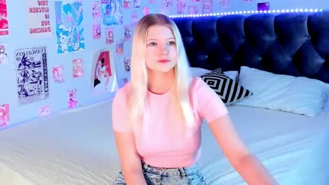 lunariafox online show from 04.27.26