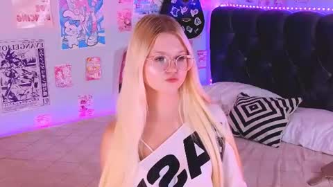 lunariafox online show from 07.28.26