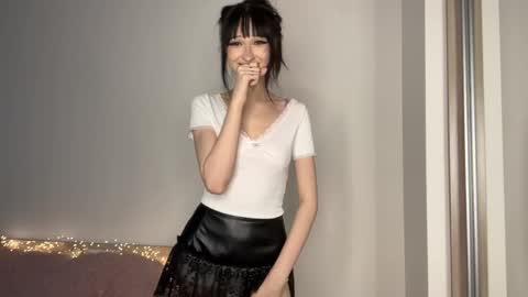 Snapshot of lunarmolly chatting on 04.15.26 LunarMoly online show from 04.15.26