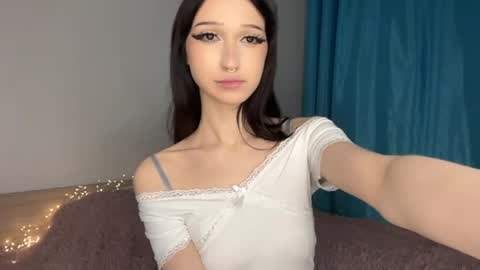 Snapshot of lunarmolly chatting on 04.15.26 LunarMoly online show from 04.15.26