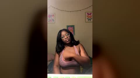 lunarnoelle online show from 02.19.26