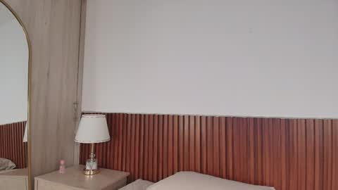 Luna Rousse online show from 04.29.26