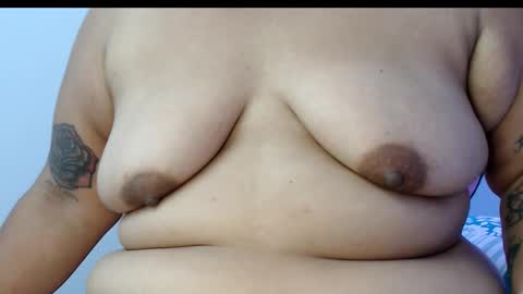 Snapshot of lunasexgirl69 chatting on 11.19.25 luna online show from 11.19.25