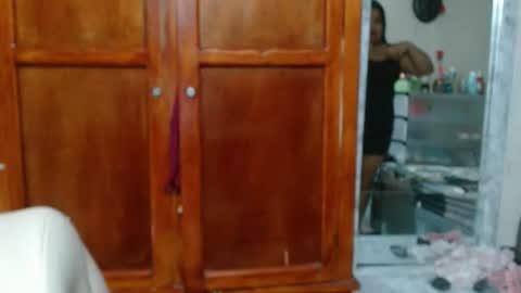 Snapshot of lunaticccccc chatting on 10.27.25 Luna follow me on Instagram online show from 10.27.25