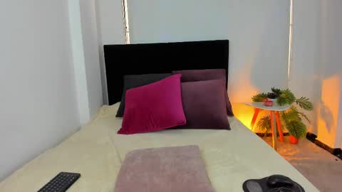 Snapshot of lunavelvet7 chatting on 09.19.25 lunavelvet7 online show from 09.19.25