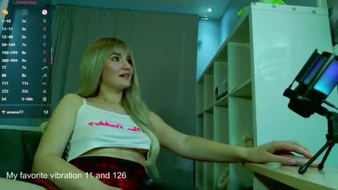 Snapshot of lunaxloverx chatting on 10.02.25 LunaXLoverx online show from 10.02.25