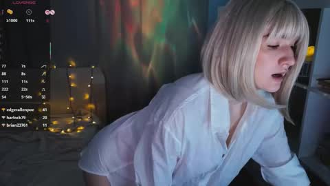 Snapshot of lunaxloverx chatting on 11.19.25 LunaXLoverx online show from 11.19.25