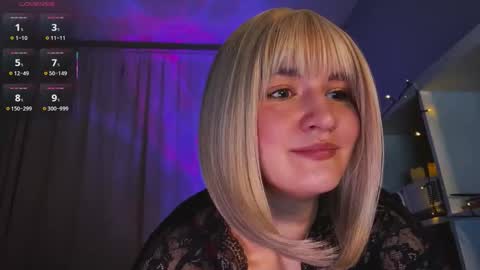 Snapshot of lunaxloverx chatting on 11.25.25 LunaXLoverx online show from 11.25.25